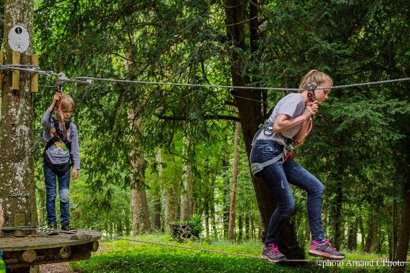 Готель Le Camping Grand Cerf Gimouille Екстер'єр фото